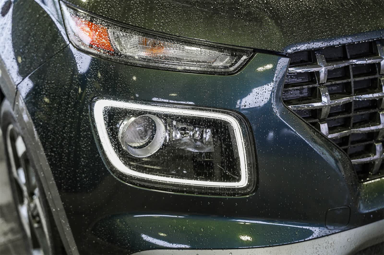 Thumbnail: 2023 Hyundai Venue - 4