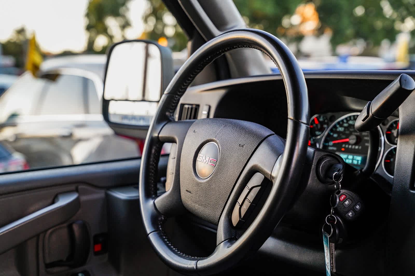 Thumbnail: 2022 GMC Savana - 15