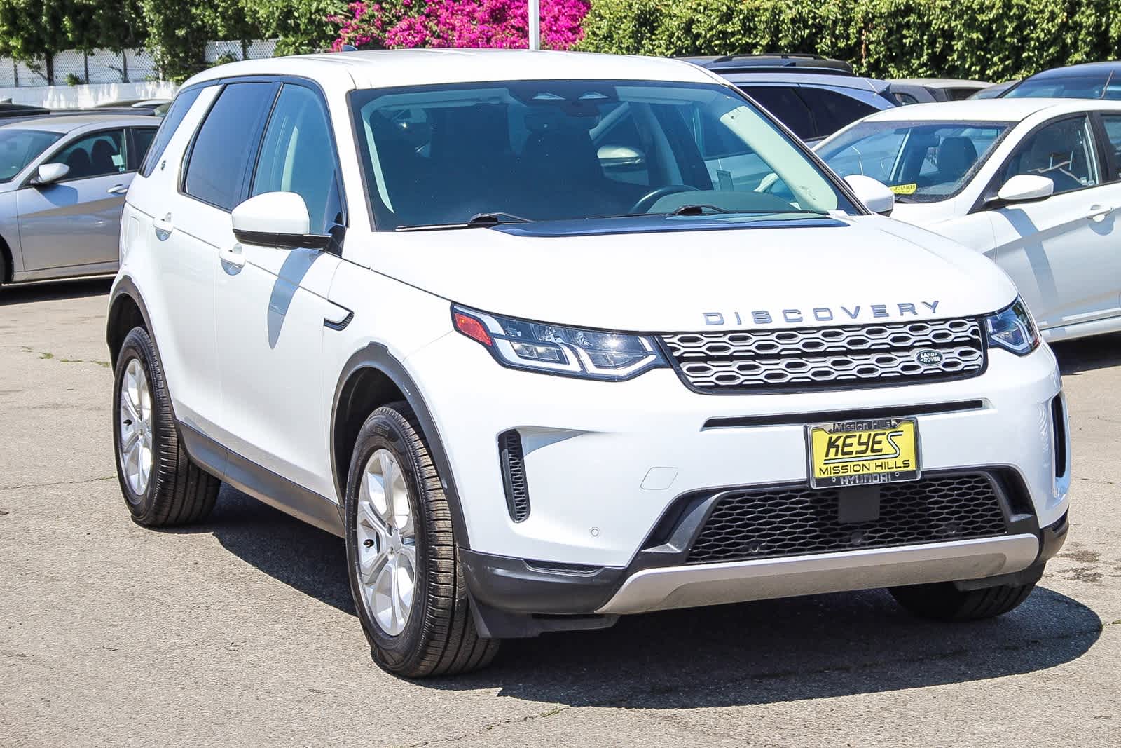 Thumbnail: 2022 Land Rover Discovery Sport - 3