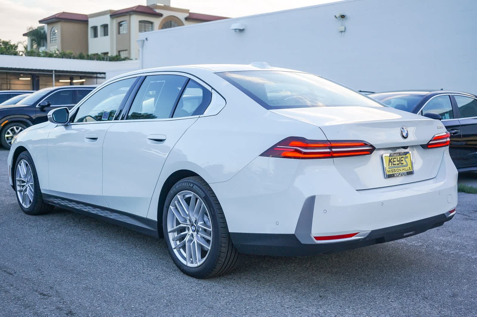 Thumbnail: 2024 BMW 5 Series - 8