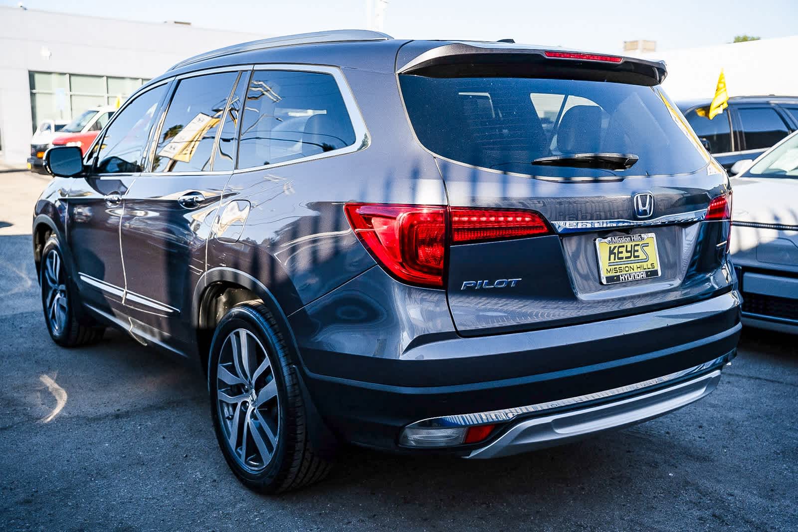 Thumbnail: 2017 Honda Pilot - 10