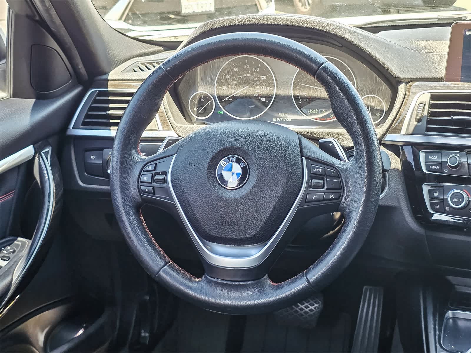 Thumbnail: 2018 BMW 3 Series - 16