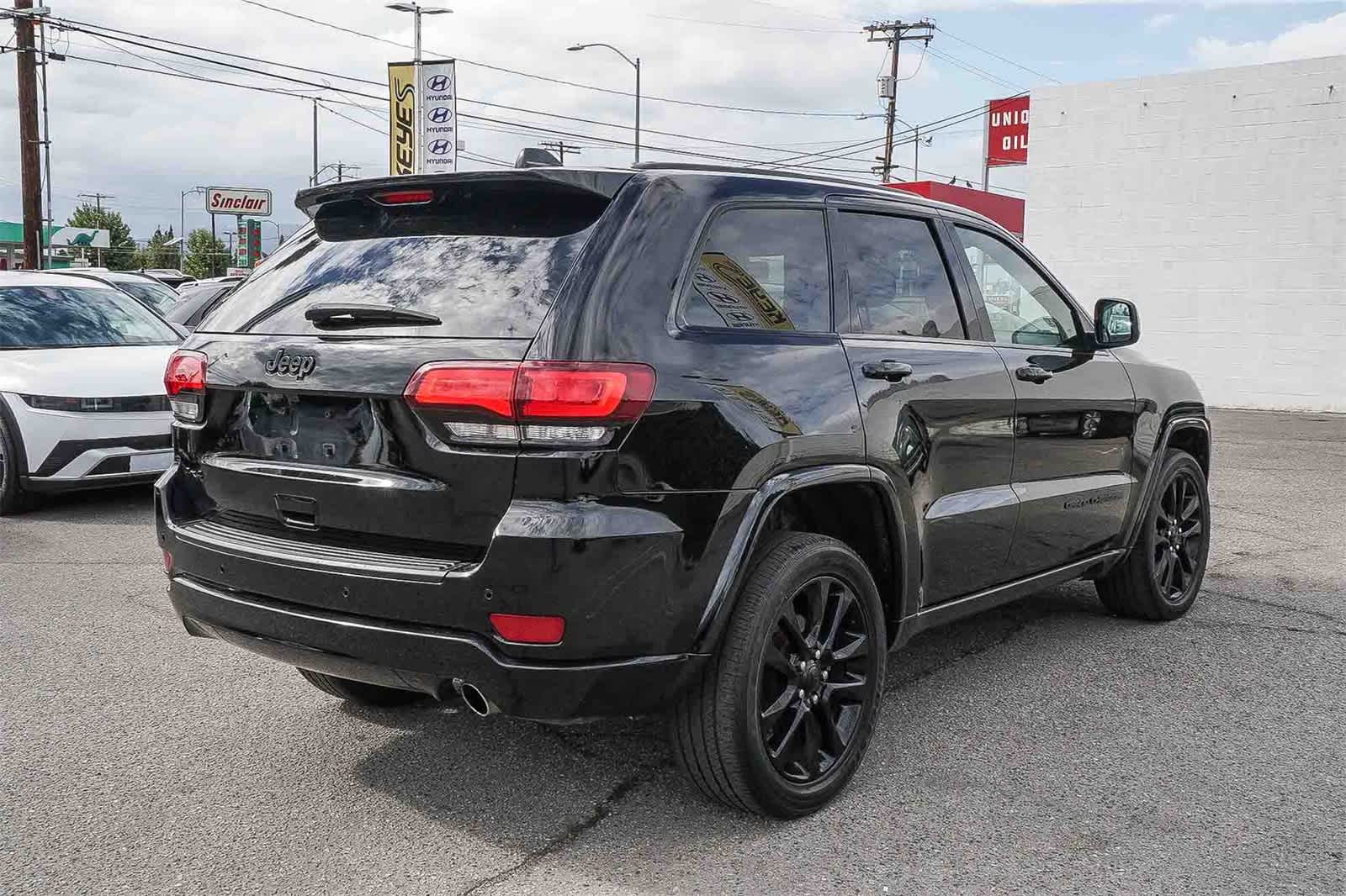 Thumbnail: 2020 Jeep Grand Cherokee - 4