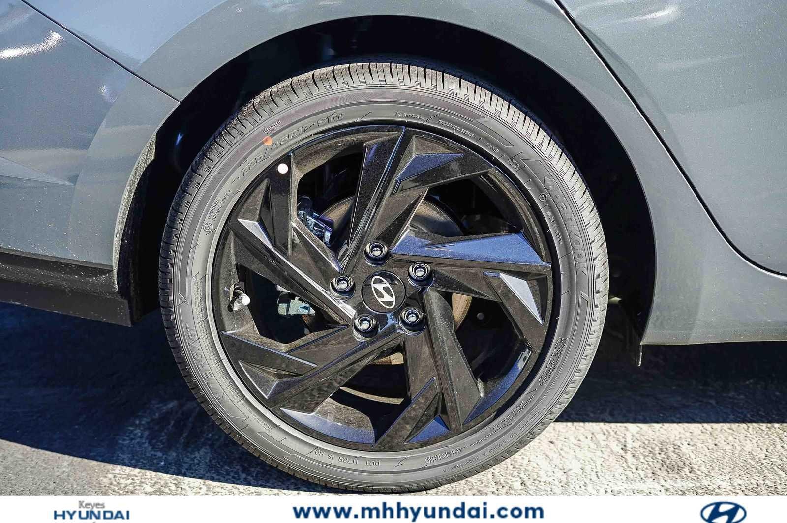 Thumbnail: 2026 Hyundai Elantra - 10