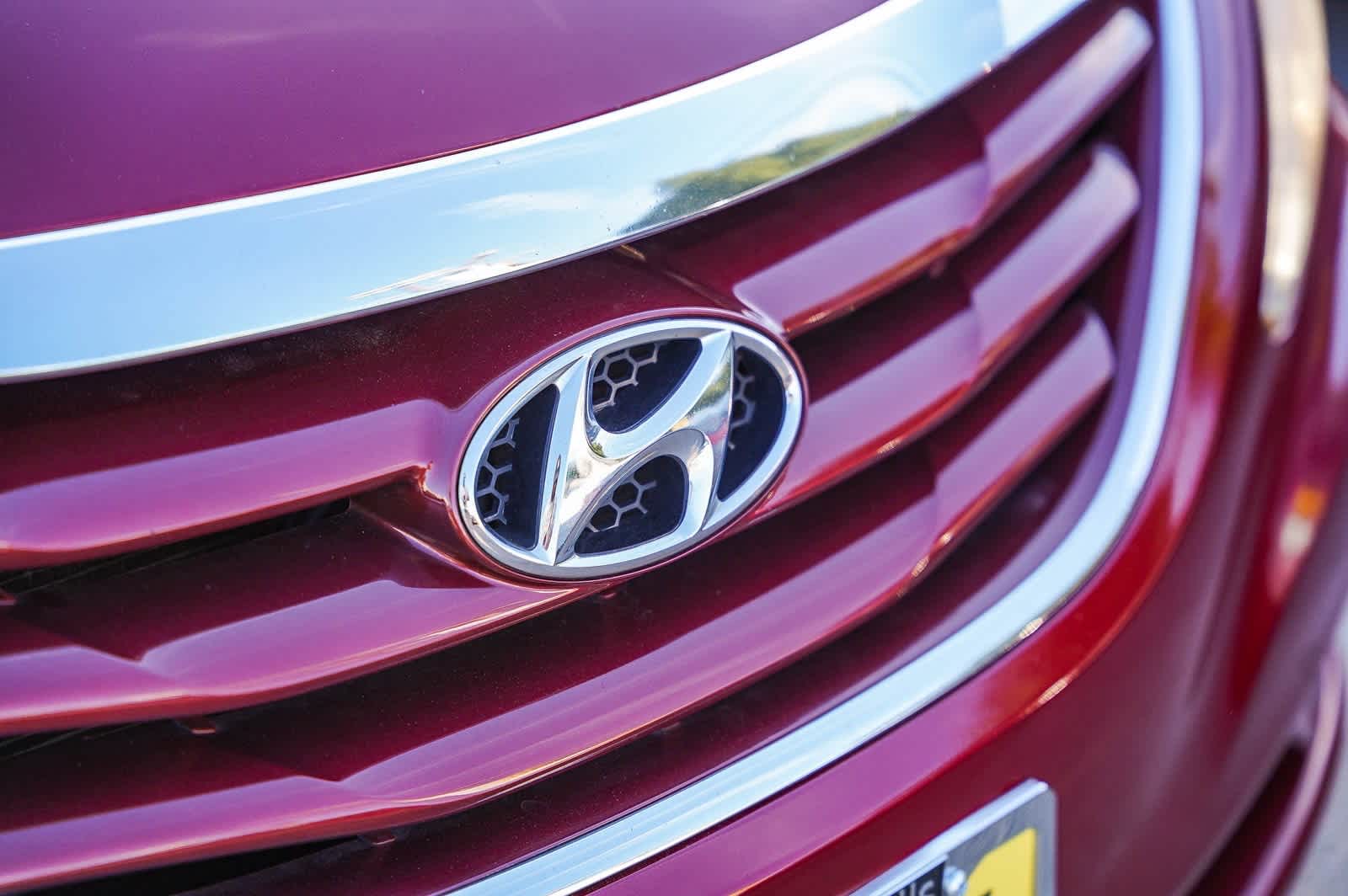 Thumbnail: 2012 Hyundai Sonata - 11