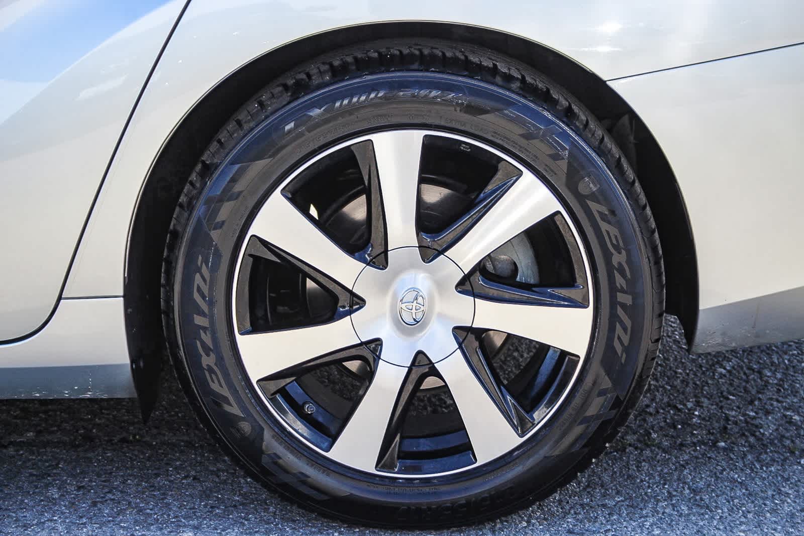 Thumbnail: 2019 Toyota Mirai - 8