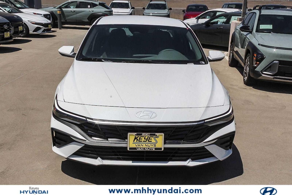 New 2026 Hyundai Elantra SE Sedan