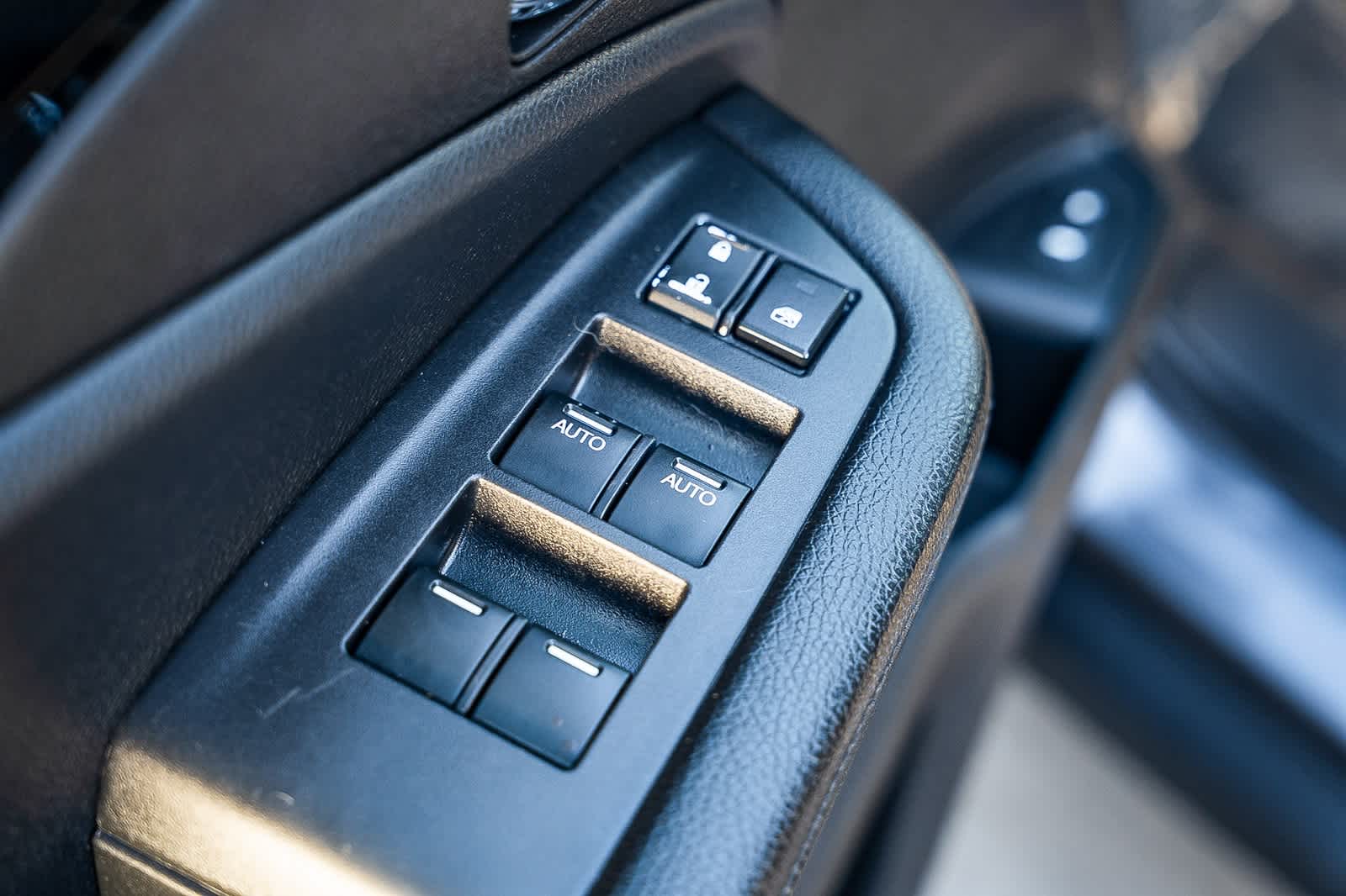 Thumbnail: 2017 Honda Pilot - 18