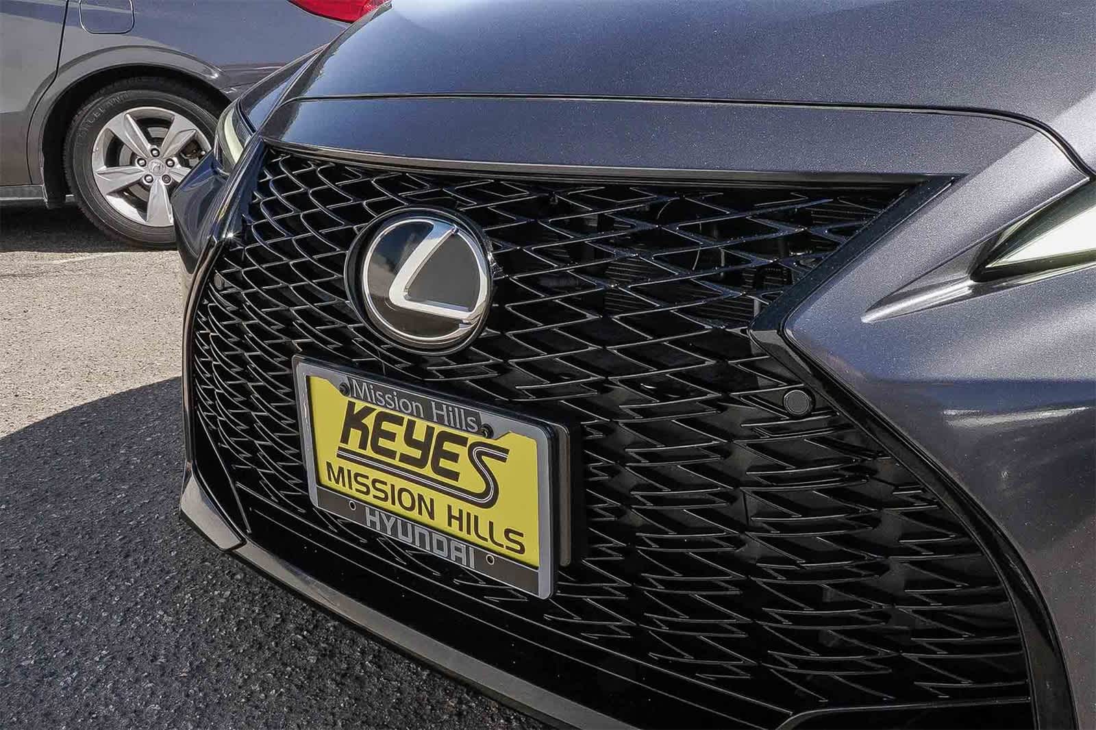 Thumbnail: 2022 Lexus IS - 11