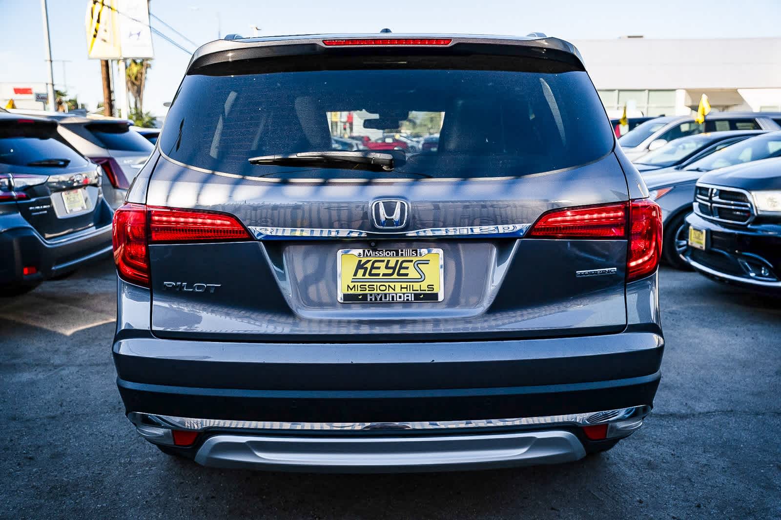 Thumbnail: 2017 Honda Pilot - 9