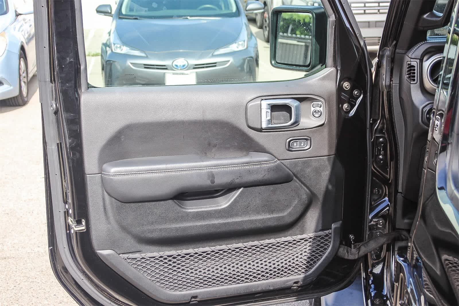 2020 Jeep Wrangler Unlimited Sahara 21