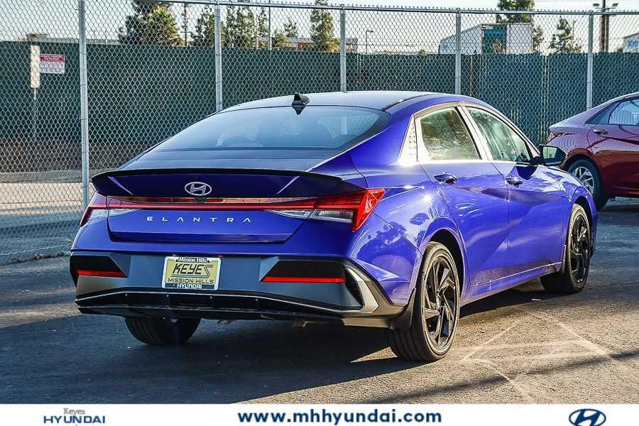 Thumbnail: 2026 Hyundai Elantra - 4