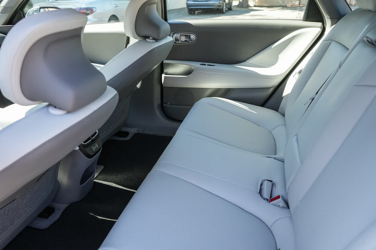 Thumbnail: 2025 Hyundai Ioniq 6 - 25