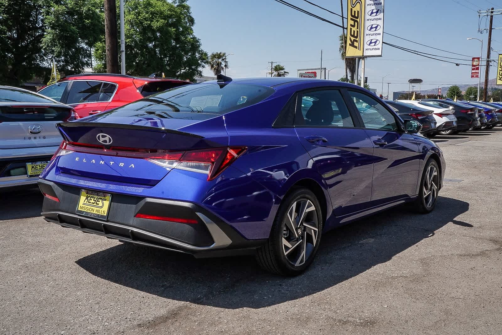 Thumbnail: 2025 Hyundai Elantra - 4