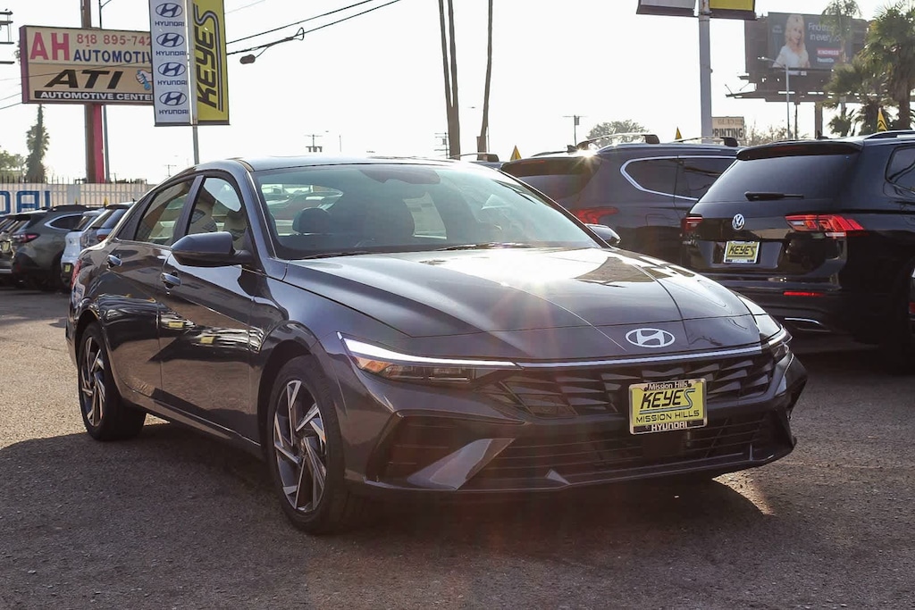 New 2025 Hyundai Elantra Hybrid Limited Sedan