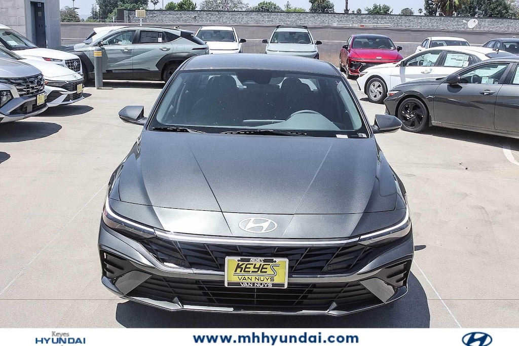 New 2026 Hyundai Elantra SE Sedan