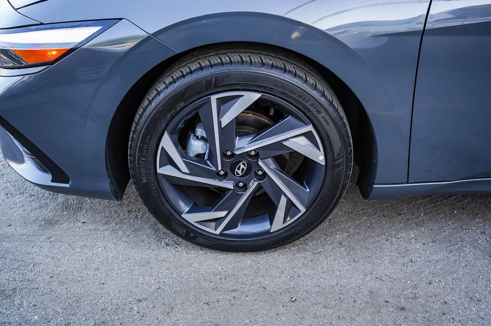 Thumbnail: 2024 Hyundai Elantra - 6