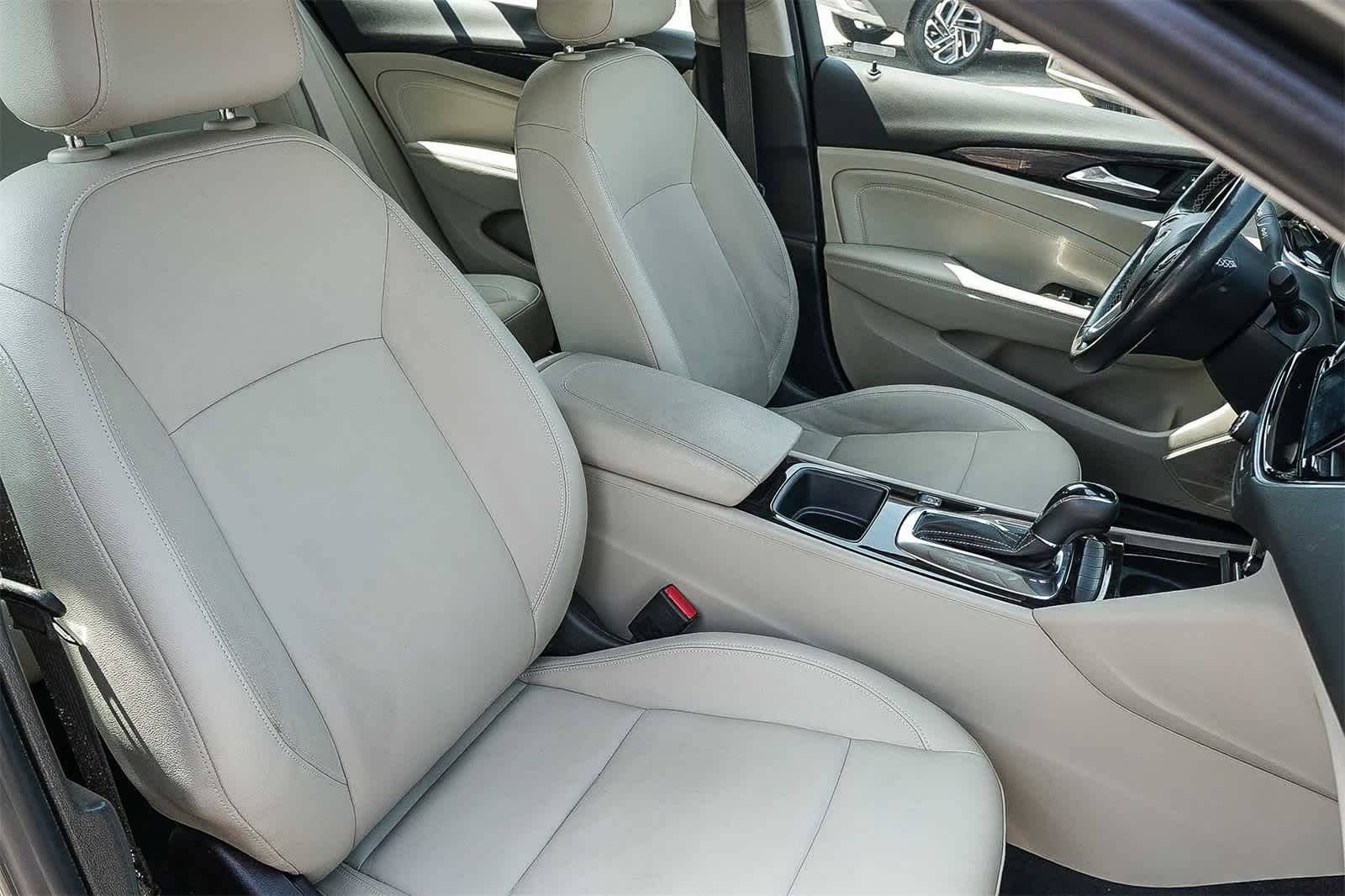 Thumbnail: 2019 Buick Regal - 25