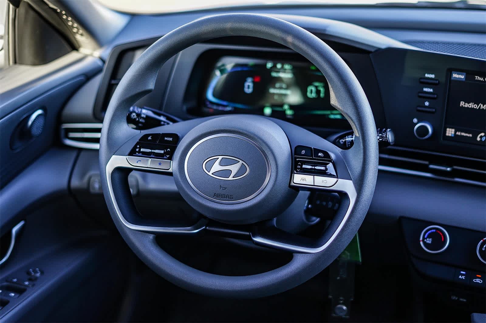 Thumbnail: 2025 Hyundai Elantra - 18