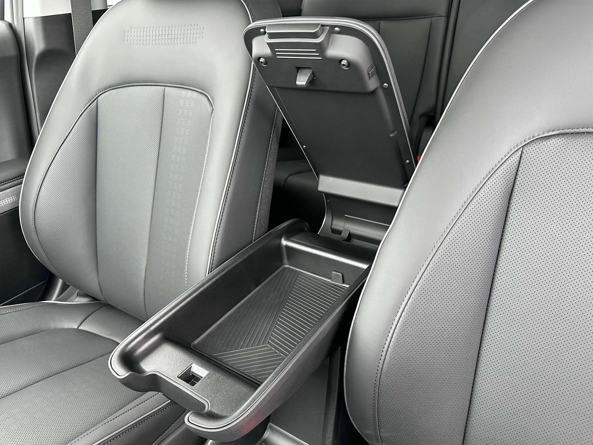 Thumbnail: 2024 Hyundai Ioniq 5 - 18