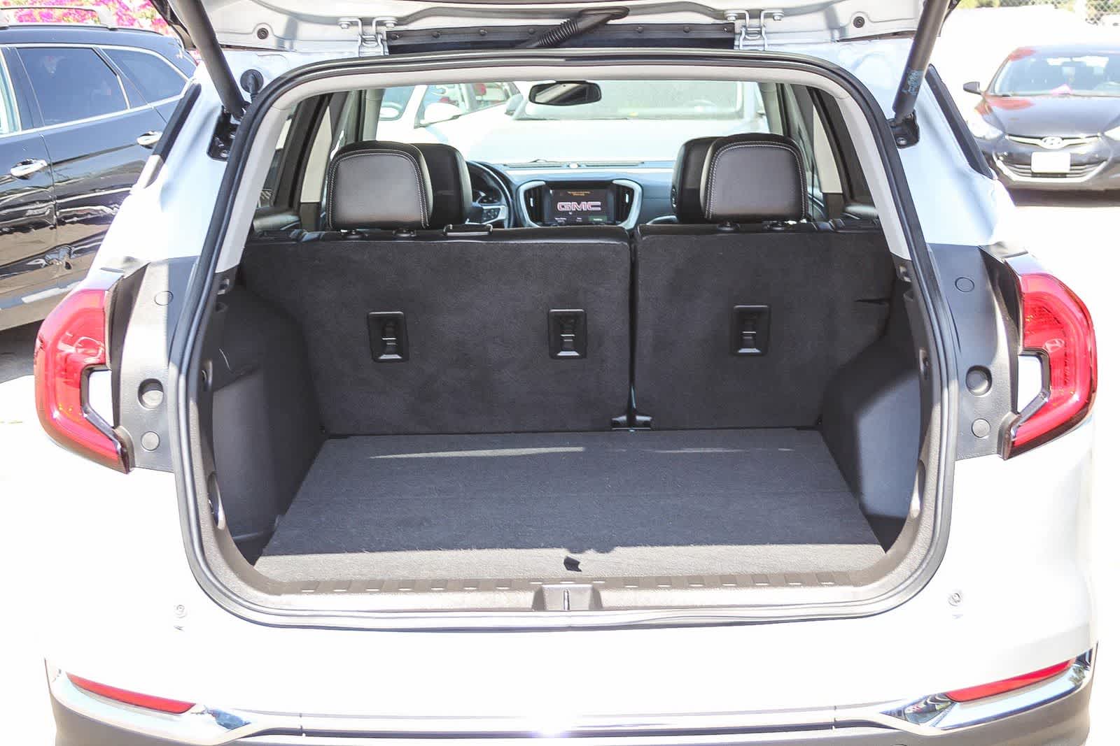 Thumbnail: 2022 GMC Terrain - 24