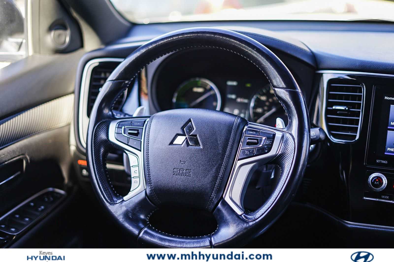 Thumbnail: 2022 Mitsubishi Outlander - 15