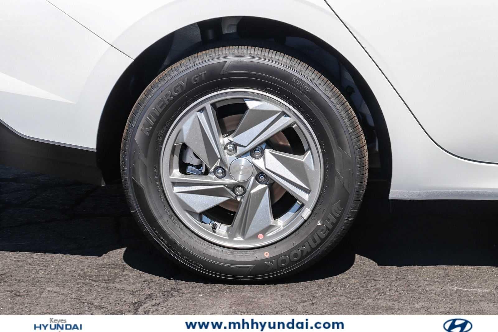 Thumbnail: 2026 Hyundai Elantra - 9
