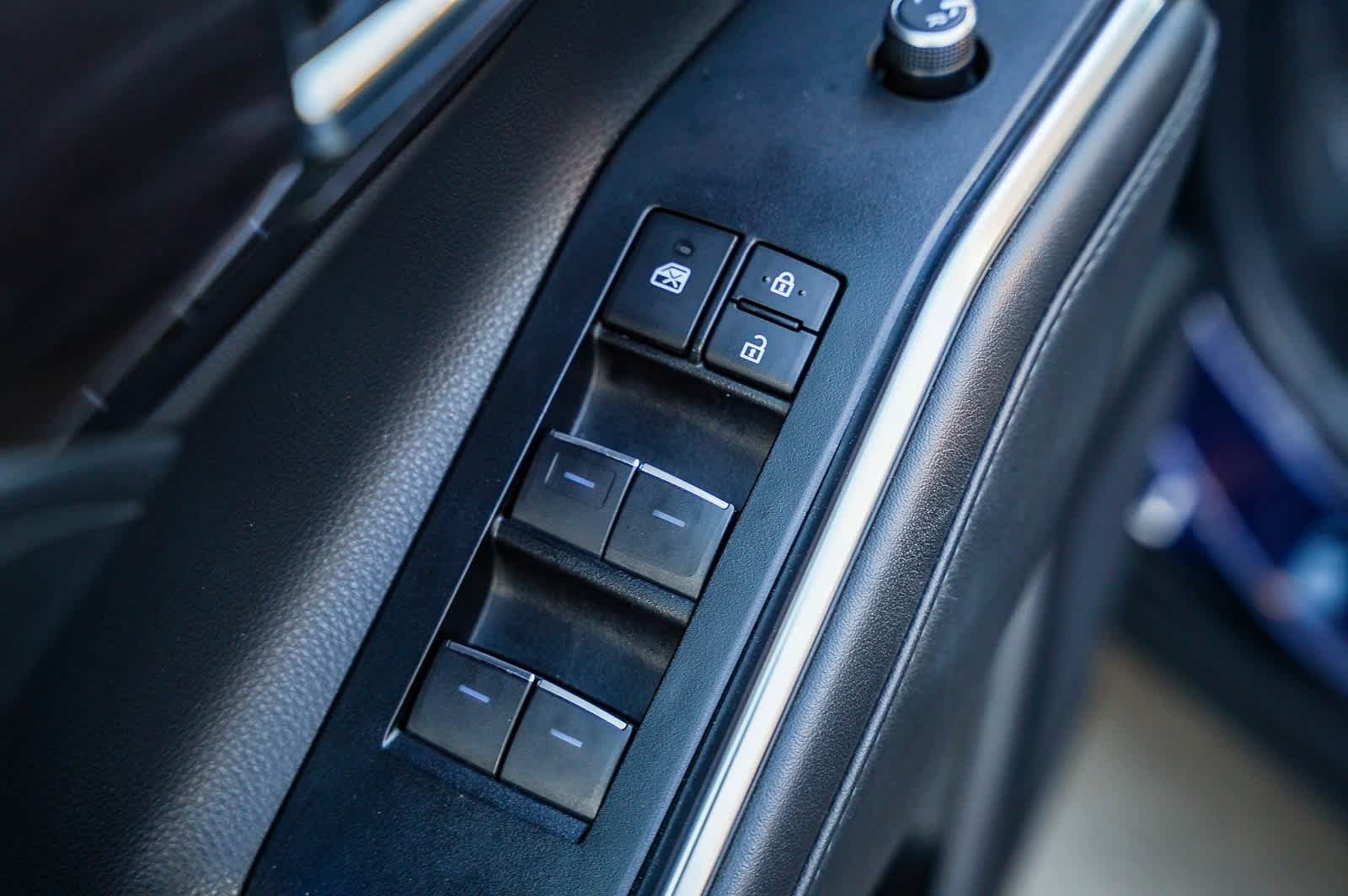 Thumbnail: 2022 Toyota Highlander - 19