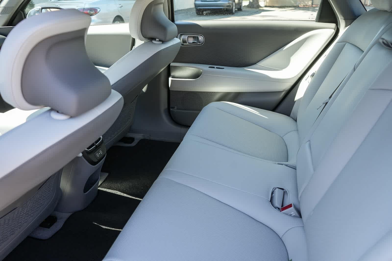 Thumbnail: 2025 Hyundai Ioniq 6 - 24