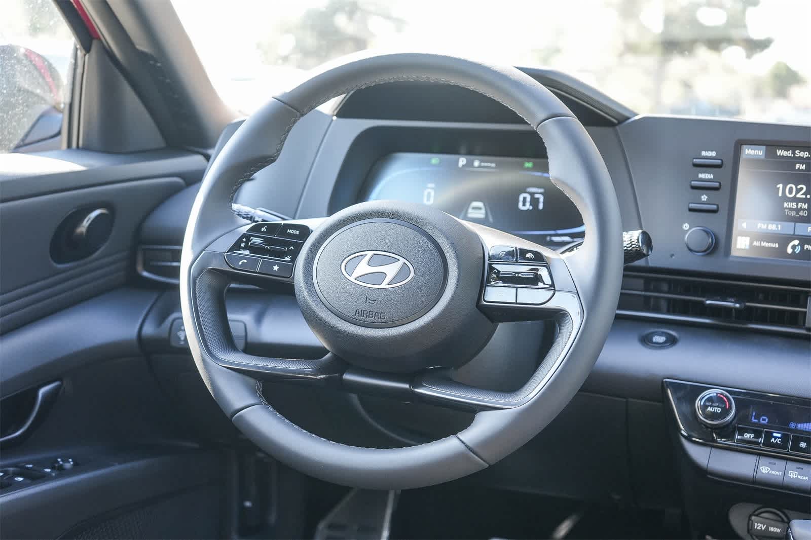 Thumbnail: 2025 Hyundai Elantra - 15