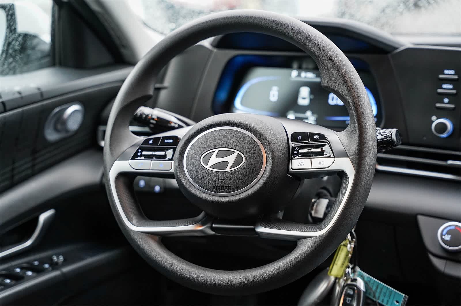 Thumbnail: 2025 Hyundai Elantra - 15