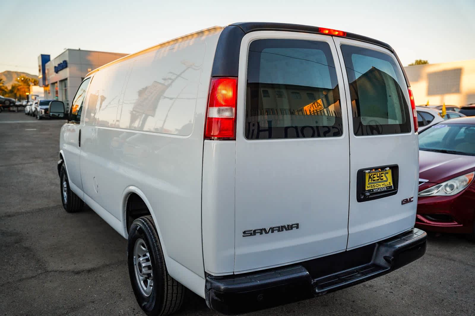 Thumbnail: 2022 GMC Savana - 6