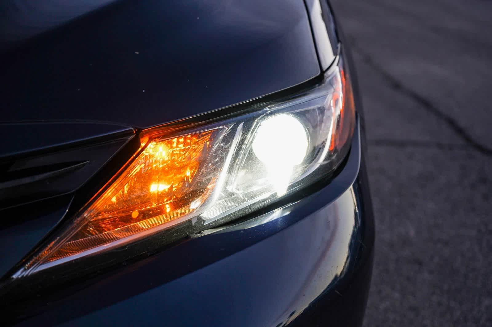 Thumbnail: 2018 Toyota Camry - 10