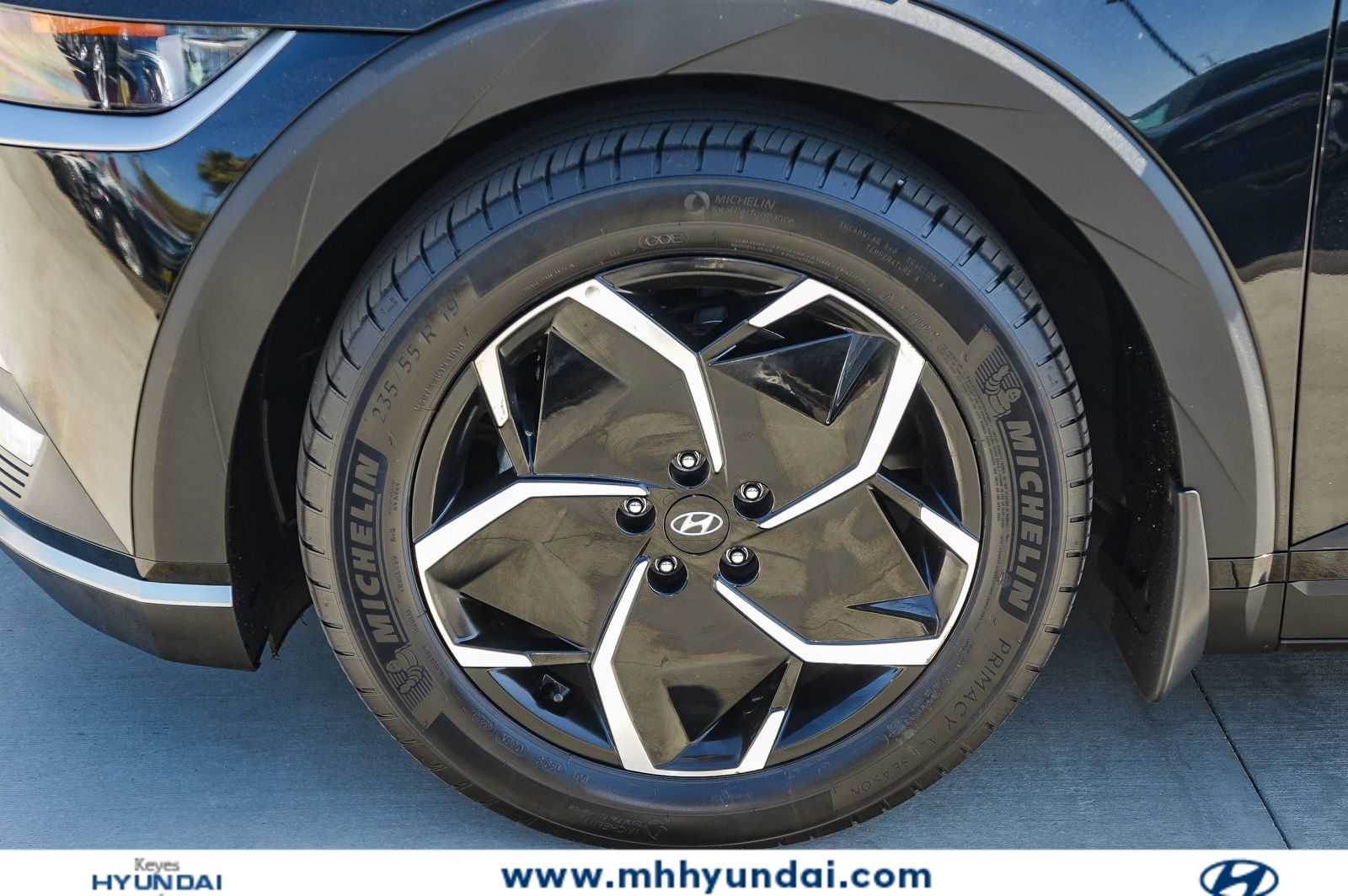 Thumbnail: 2023 Hyundai Ioniq 5 - 9