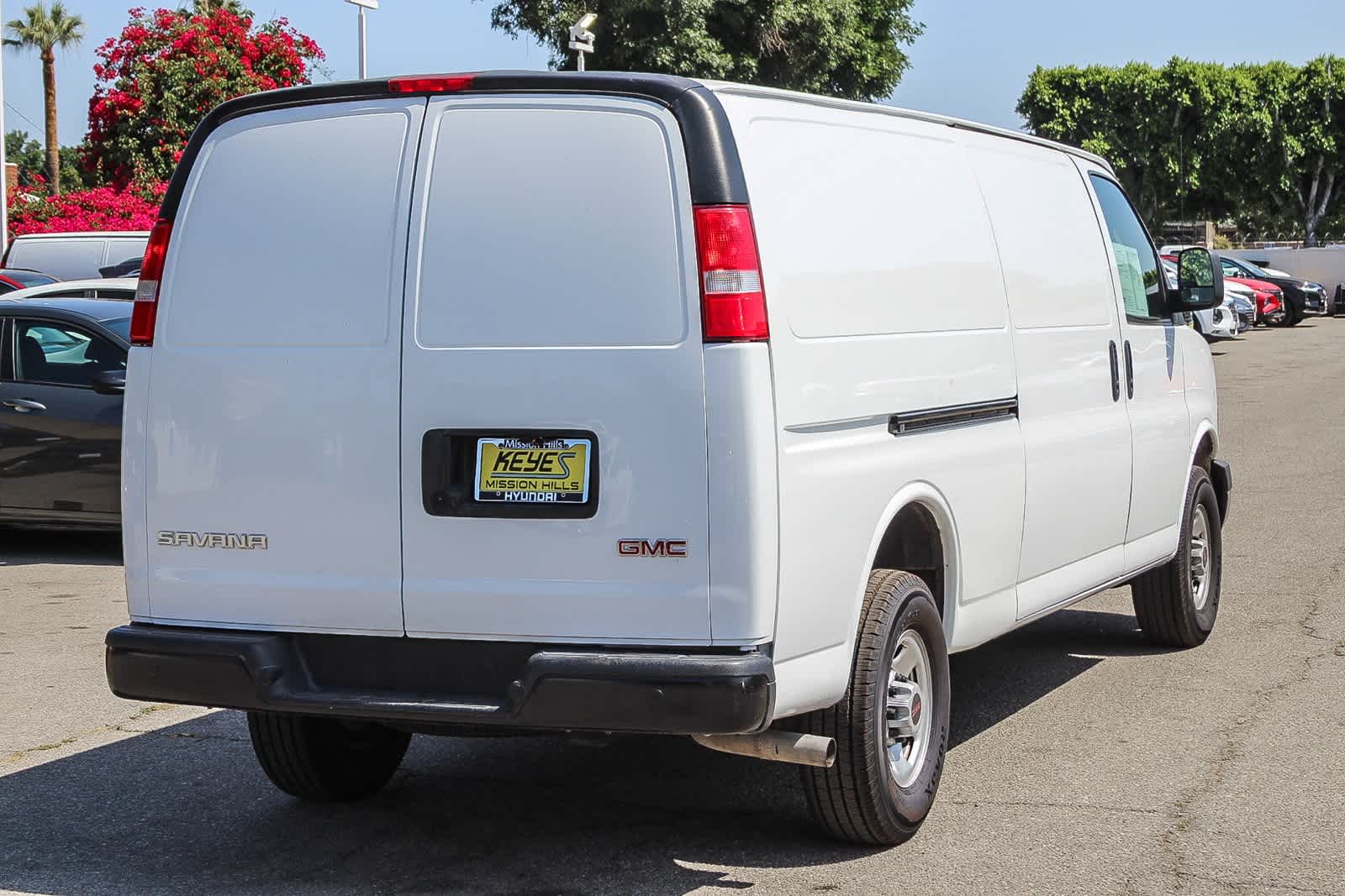 Thumbnail: 2023 GMC Savana - 4