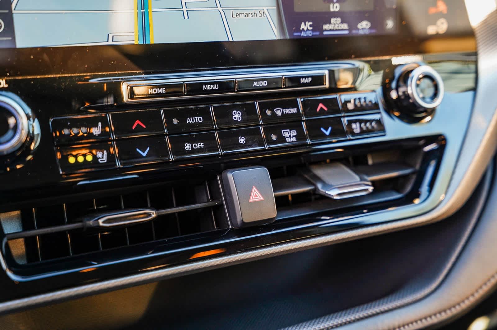 Thumbnail: 2022 Toyota Highlander - 22