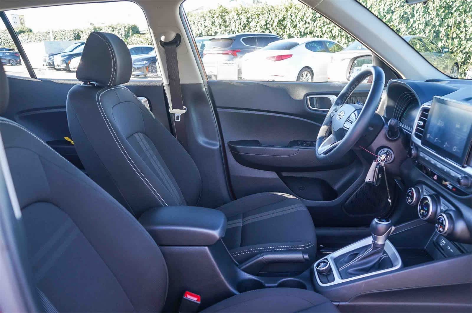 Thumbnail: 2023 Hyundai Venue - 16