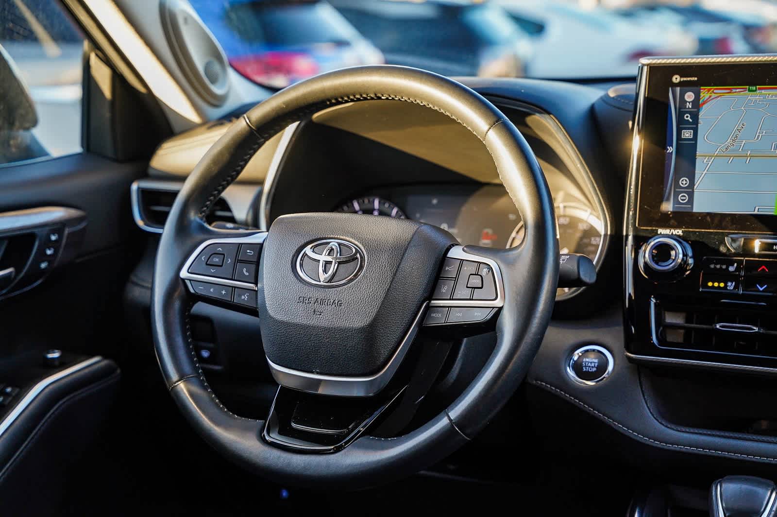 Thumbnail: 2022 Toyota Highlander - 15