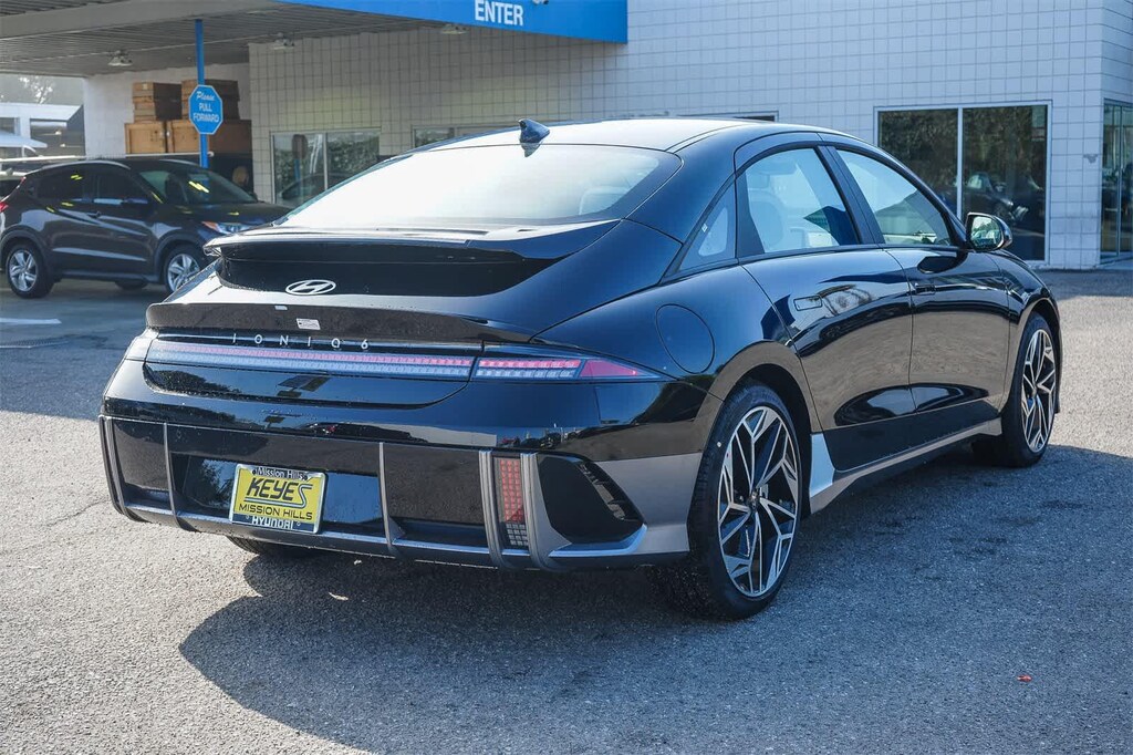 New 2025 Hyundai IONIQ 6 SEL Sedan