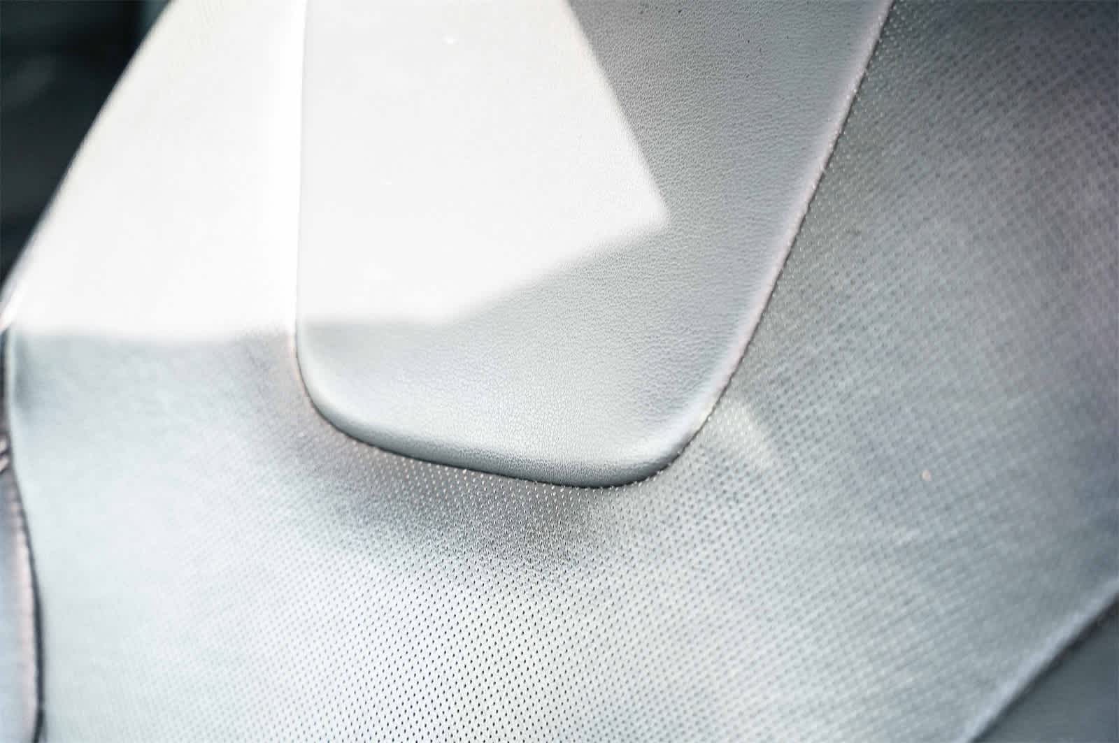 Thumbnail: 2018 Ford Edge - 18