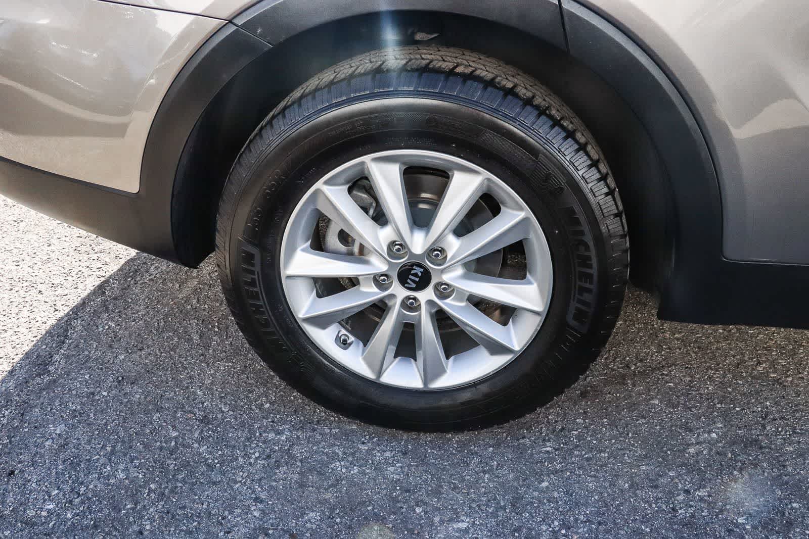 Thumbnail: 2019 Kia Sorento - 10