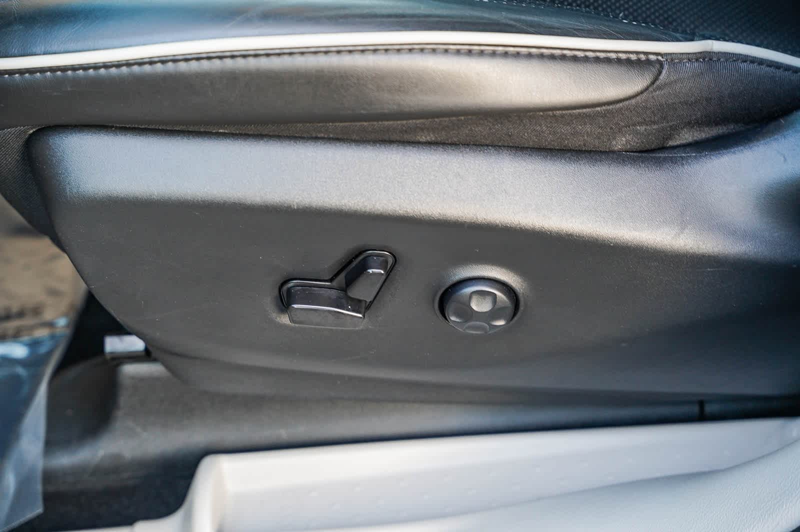 Thumbnail: 2023 Chrysler Pacifica - 19