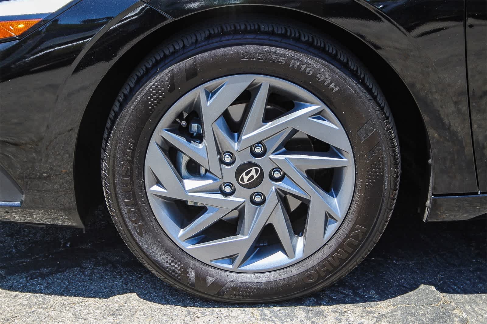 Thumbnail: 2024 Hyundai Elantra - 9