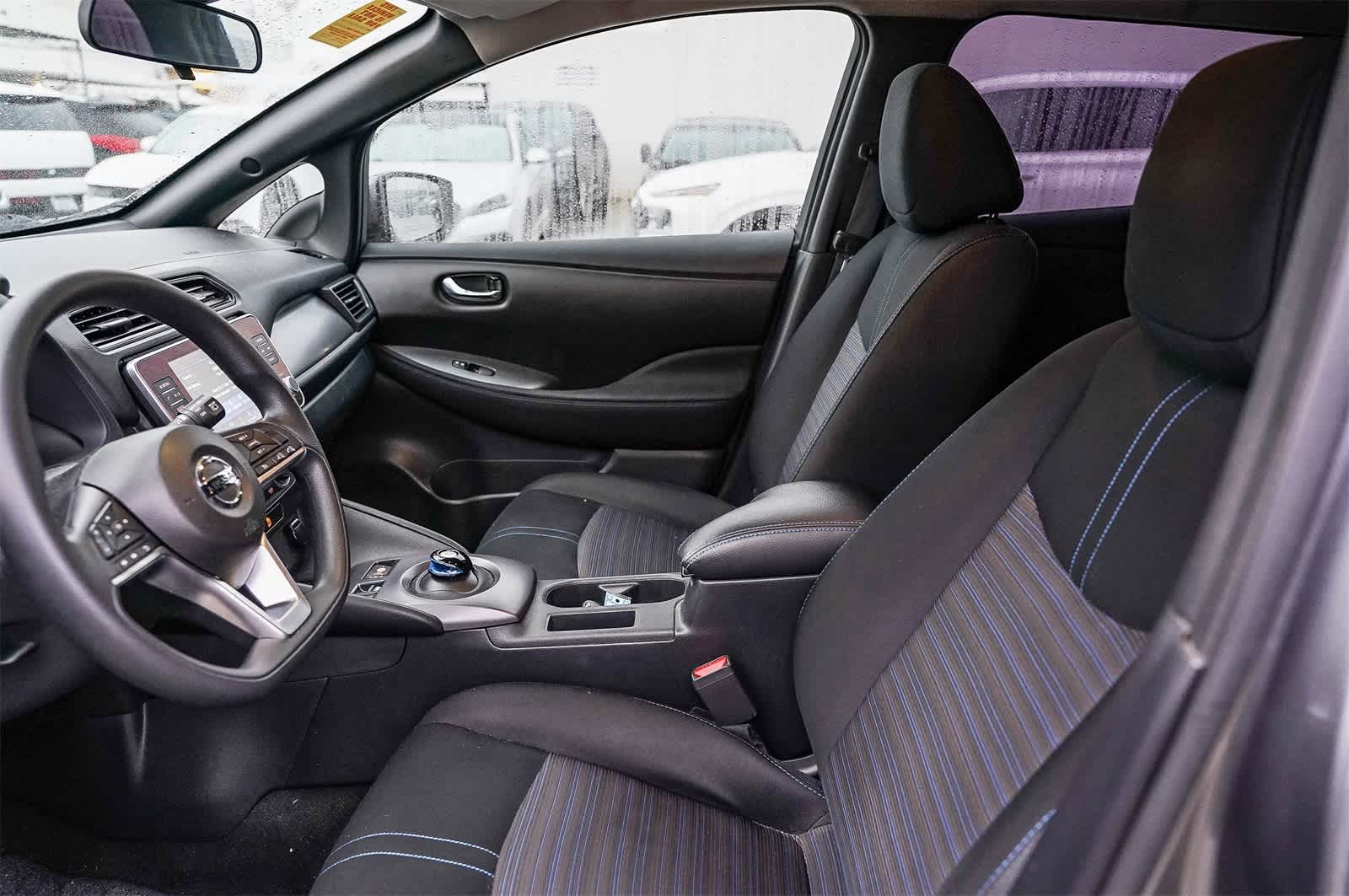 Thumbnail: 2022 Nissan Leaf - 17