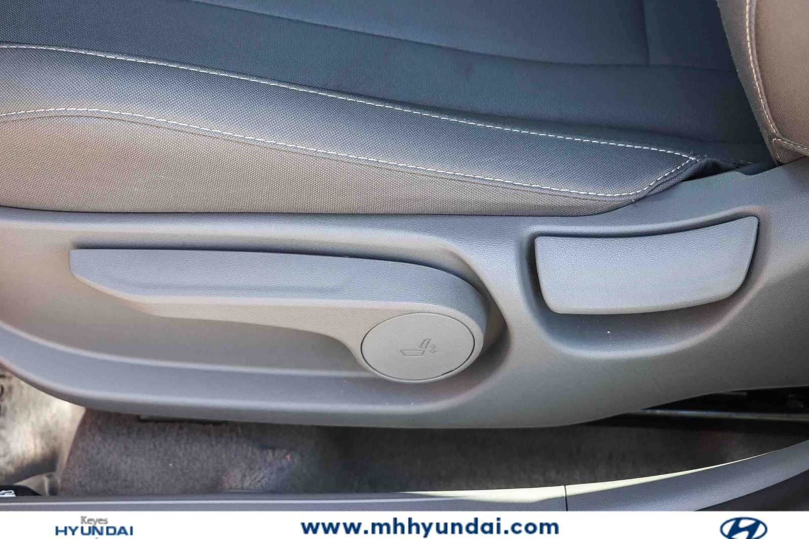 Thumbnail: 2025 Hyundai Elantra - 18