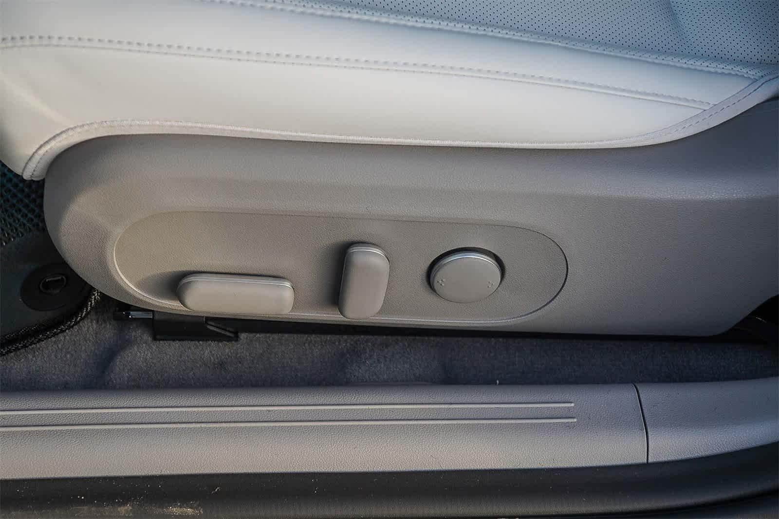 Thumbnail: 2025 Hyundai Ioniq 6 - 22