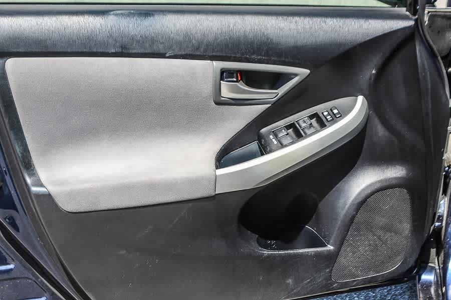 Thumbnail: 2012 Toyota Prius - 20