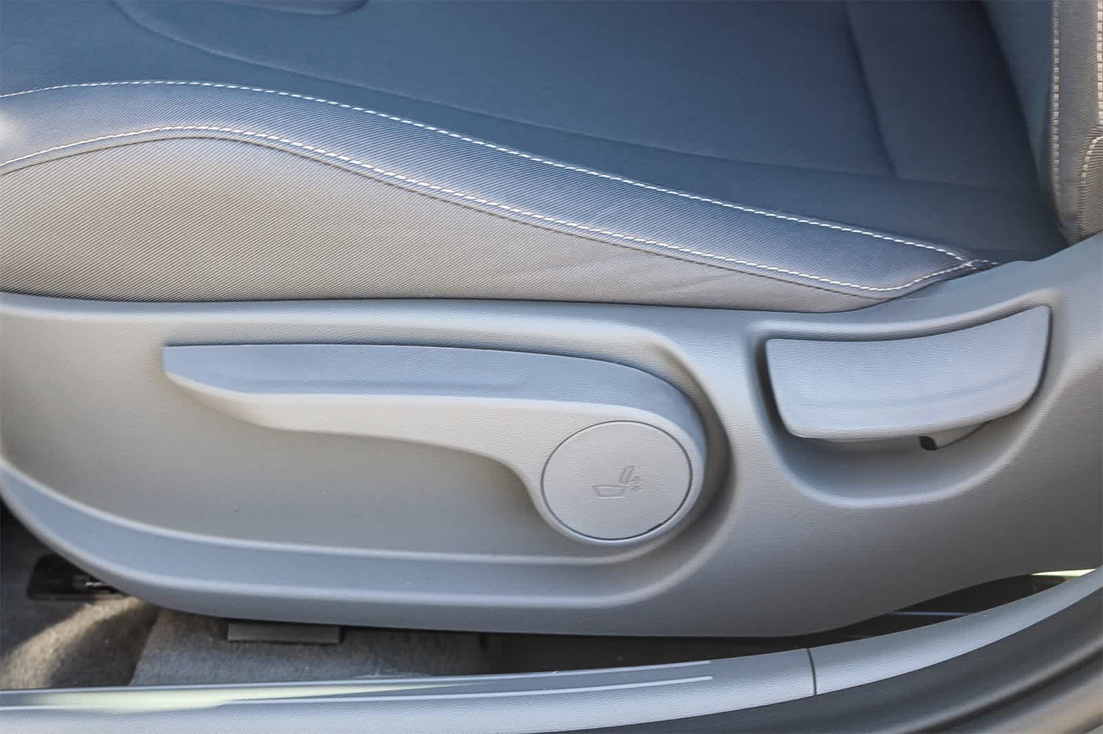 Thumbnail: 2025 Hyundai Elantra - 20