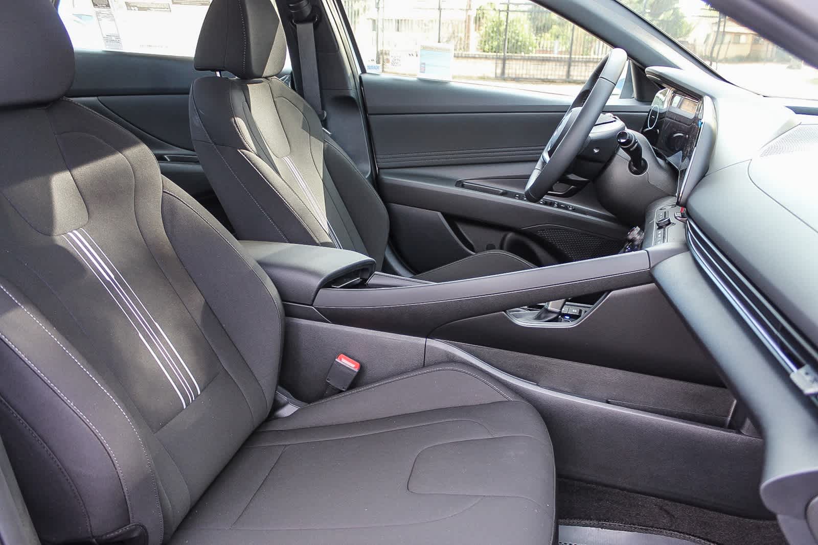 2025 Hyundai Elantra Sport 15
