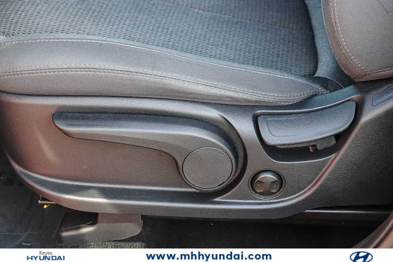 Thumbnail: 2019 Hyundai Santa Fe - 19